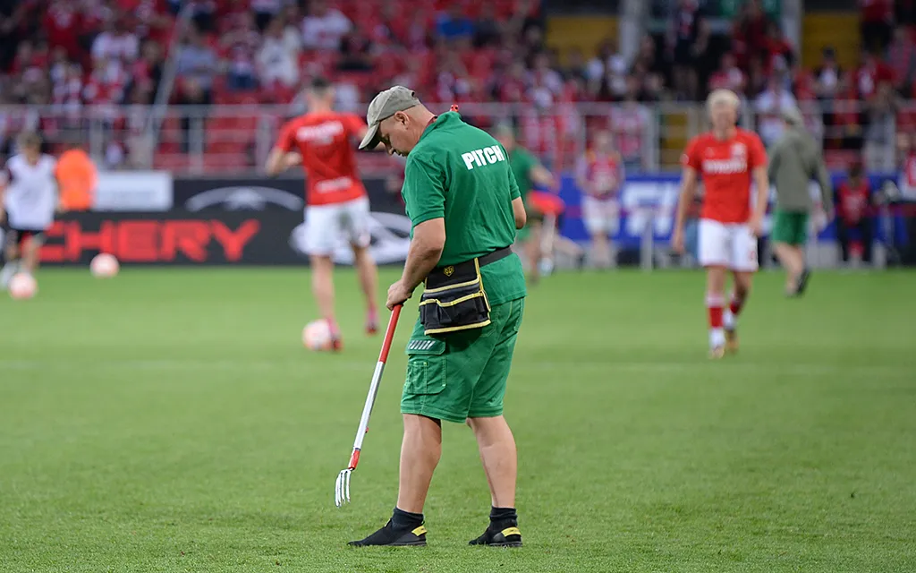 08-4k-anosov-Pole2 copy.webp