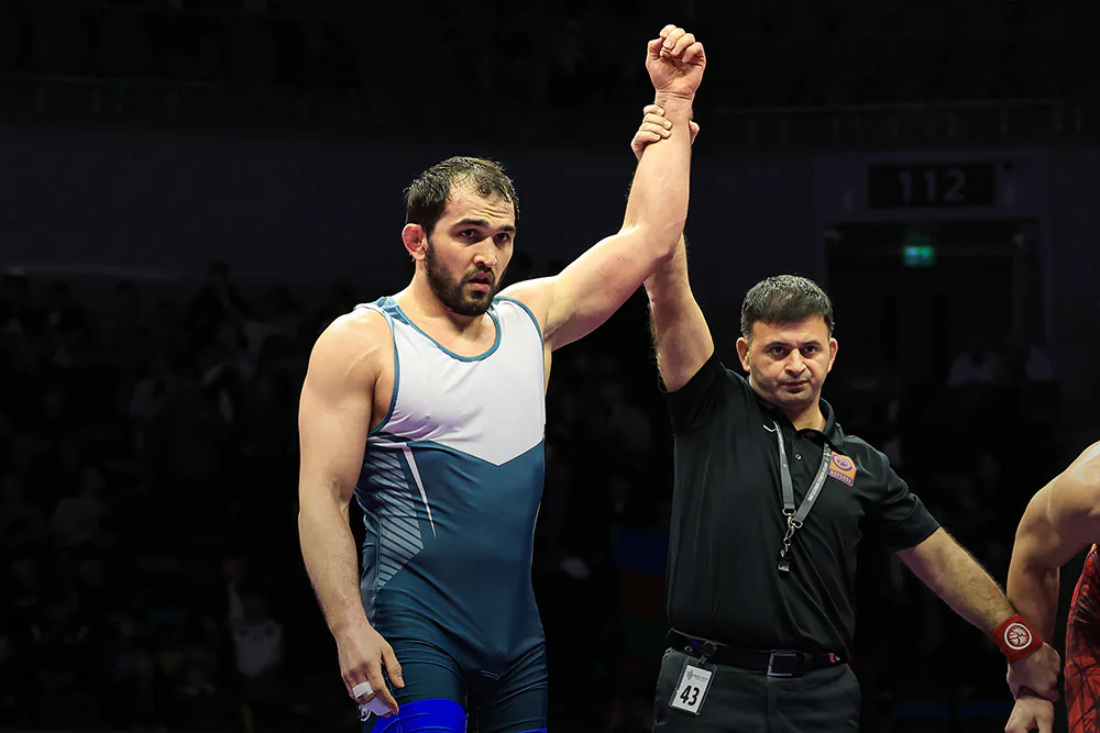 Россиянин заставил украинца кричать от боли. Алихан не подвёл Русского танка