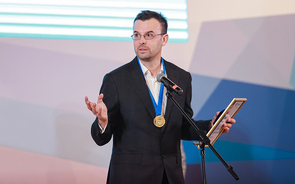 И всё-таки он жив! Новогоднее поздравление от главного редактора