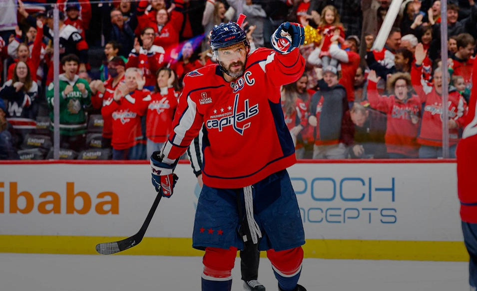 Бахнул хет-трик, сломал соперника и искупался в овациях. Безумный матч Овечкина с «Ютой»