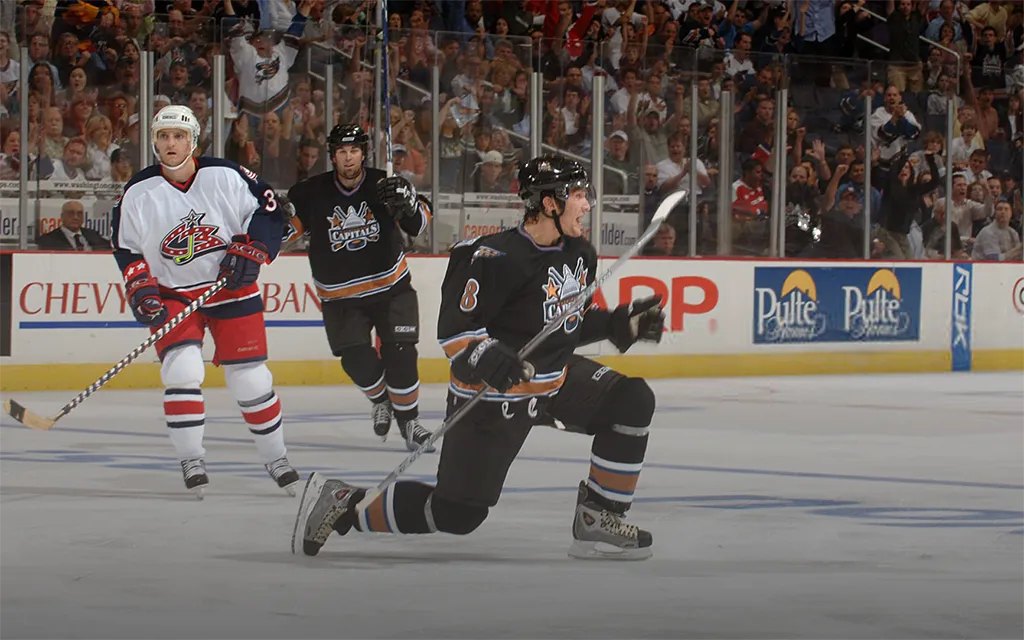 В первой смене выбил стекло, затем оформил дубль. Вспоминаем дебют Овечкина в НХЛ