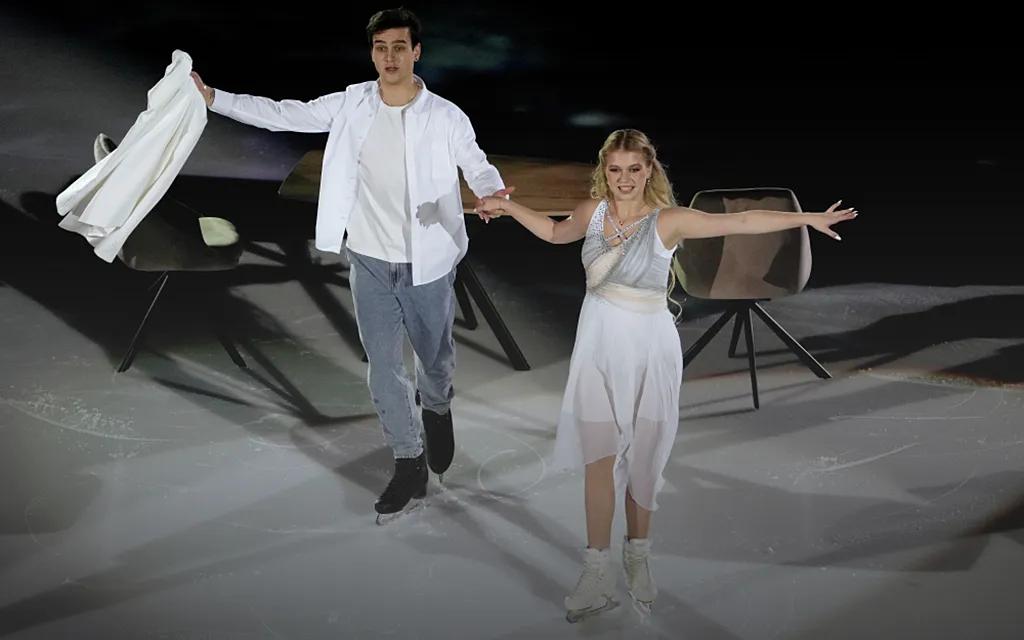 Звёзды катаются в шоу несмотря на беременность. Трусова и Косторная продолжают рисковать