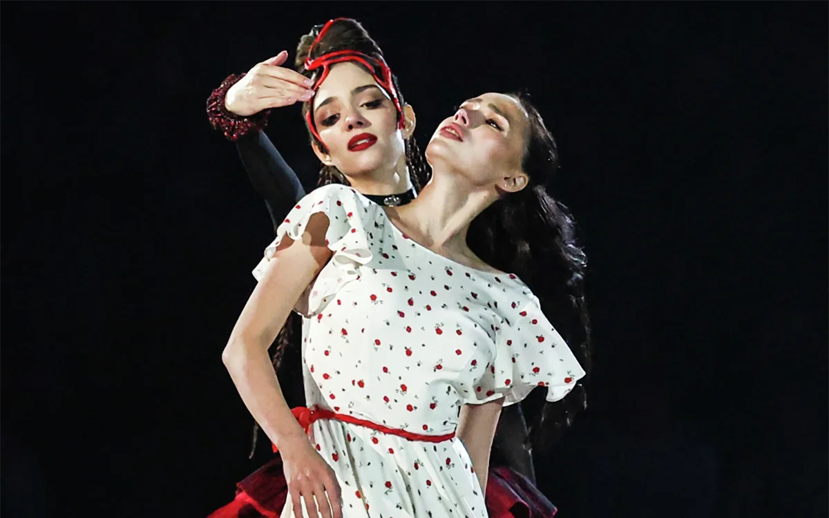 Alina-Zagitova-i-Evgeniya-Medvdeva-RIA-Novosti1 (1).webp