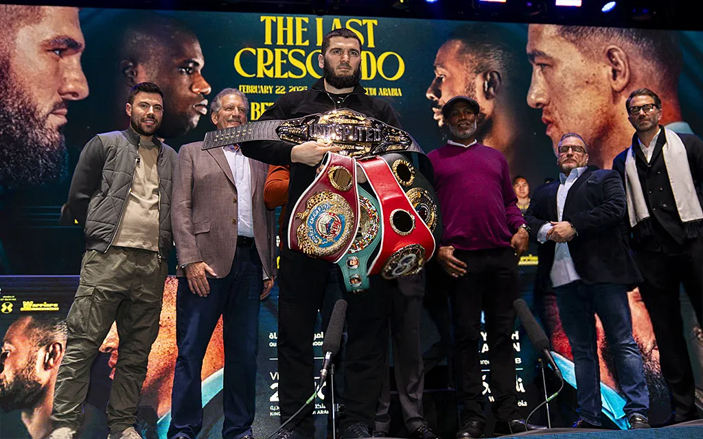 Артур Бетербиев, Getty Images2.webp