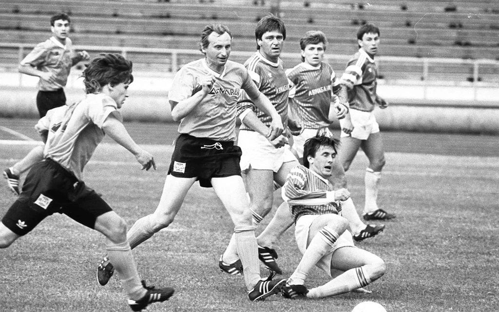 Асмарал_Крылья_Советов,_Чемпионат_России_1992,_фото_РФС.webp
