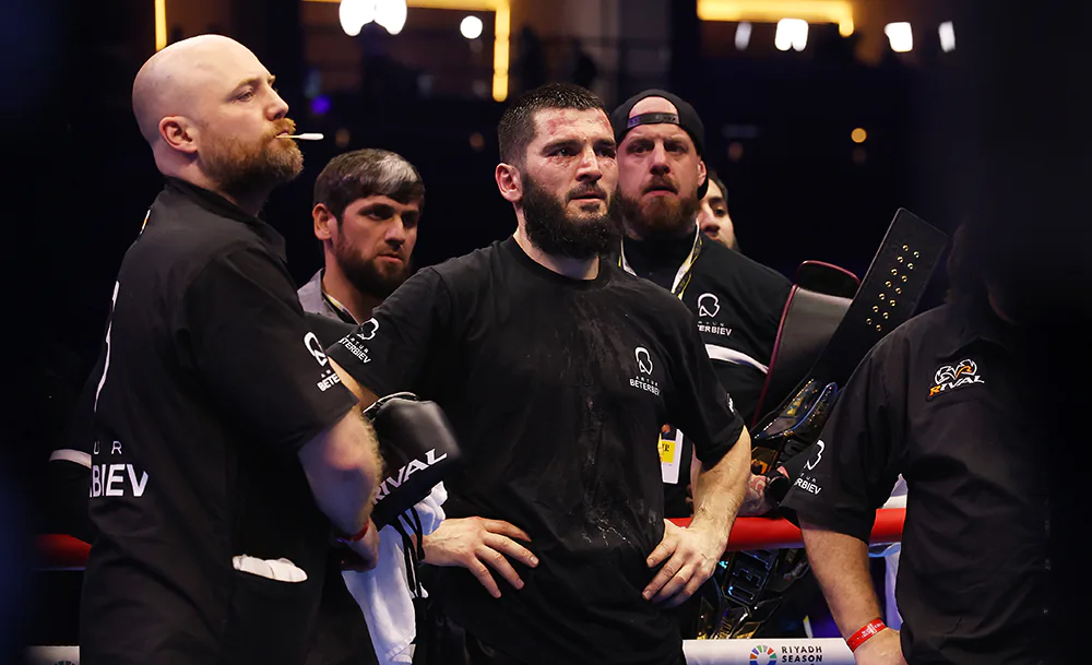 Бивол Бетербиев. Фото Getty Images 00005.webp