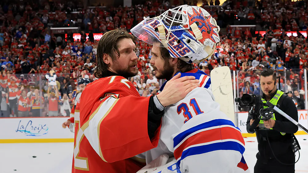 Бобровский и Шестёркин НХЛ.webp