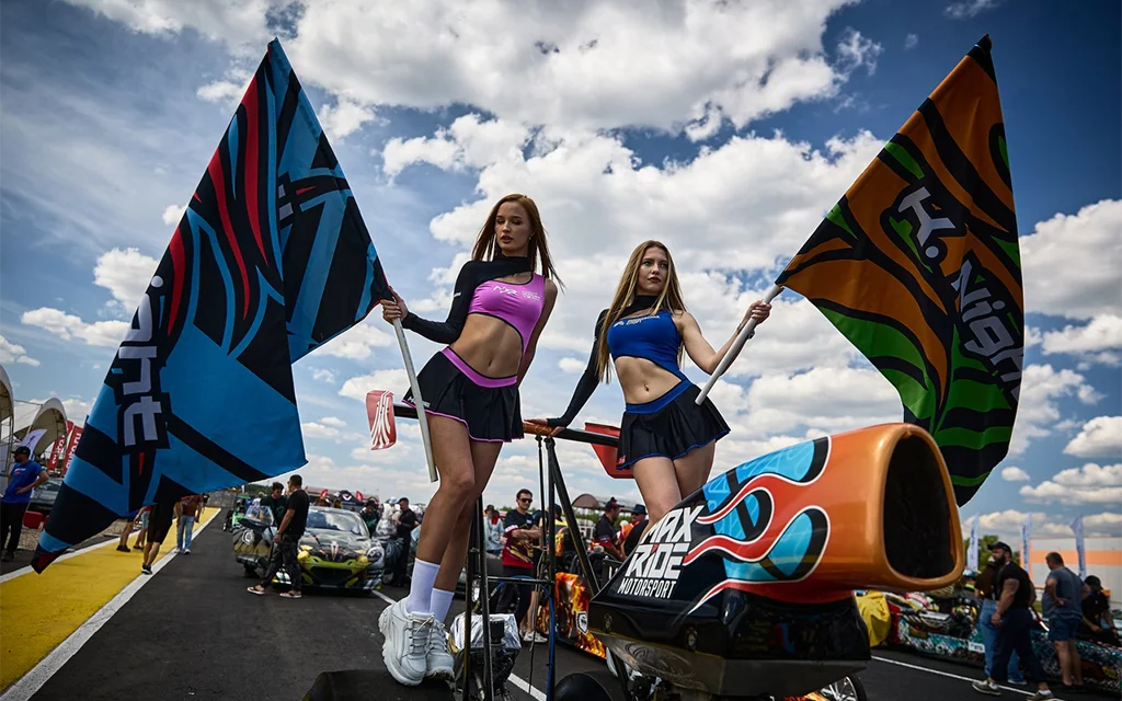 Девушки на старте, фото ВТБ.webp