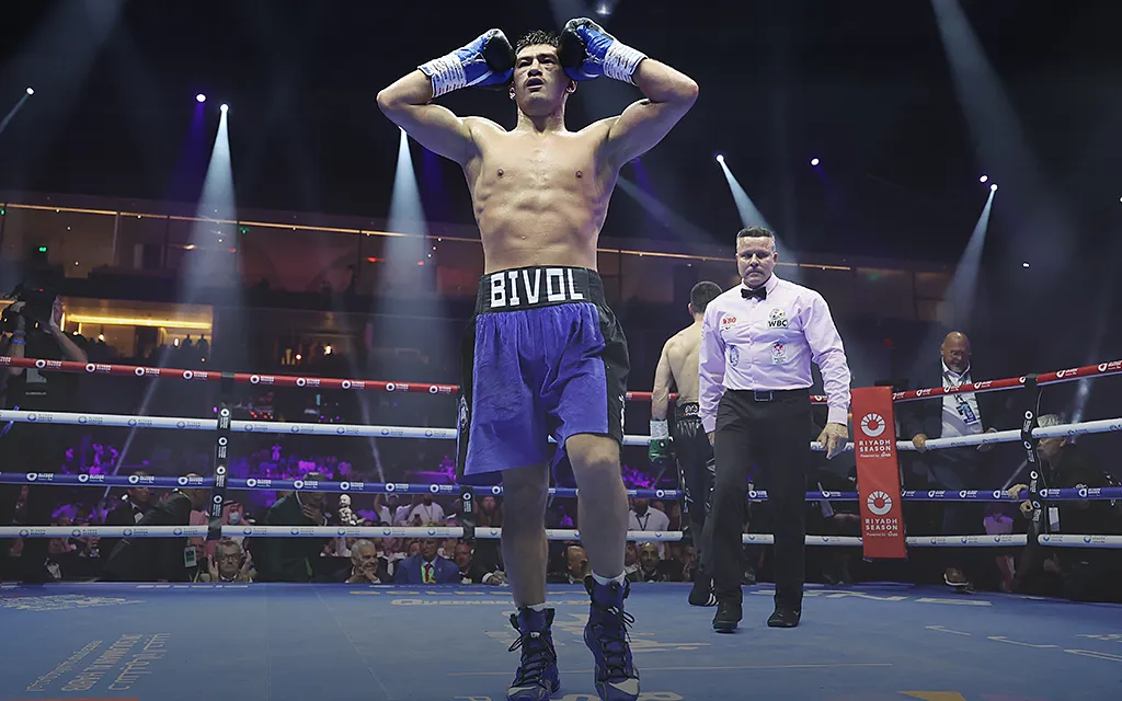 День реваншей Бивола. Дмитрий сойдётся с Бетербиевым в ринге и с бывшей женой – в суде