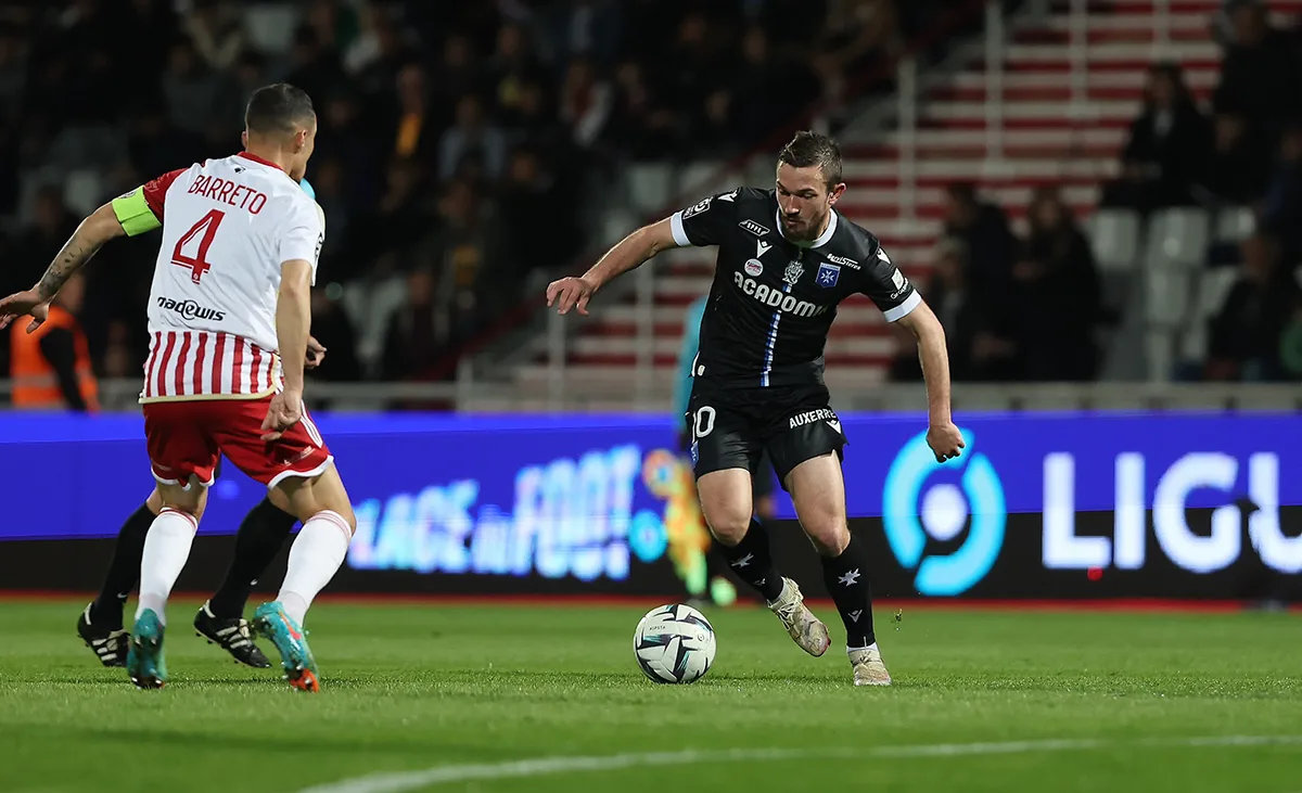 Гаэтан Перрен Фото ФК Осер 00000.webp