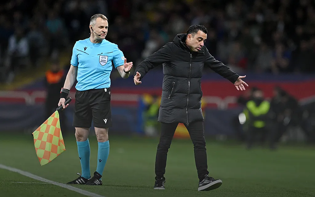 Боссы «Барсы» в шоке. Игроки уговорили остаться тренера, которого хотят уволить