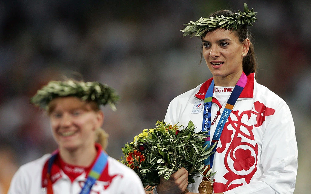 Исинбаева_с_ОИ_2004_в_Афинах,_Getty_Images.webp