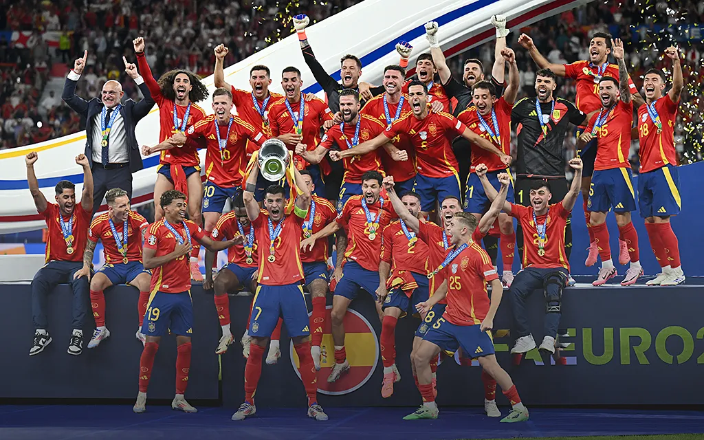 Справедливость правит бал. Лучшая сборная Евро забрала титул