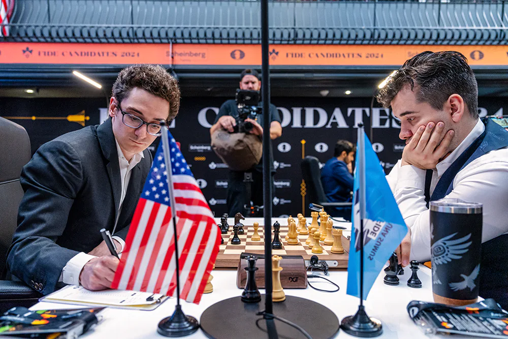 Каруана и Непомнящий ФИДЕ.webp