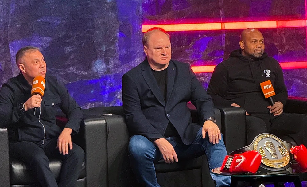 Костя_Цзю,_Владимир_Хрюнов_и_Рой_Джонс_Фото_«Бойцовский_клуб (1).webp