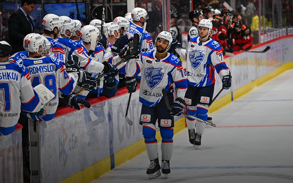 И сразу всё наладилось. Новый спонсор вызвал ажиотаж в хоккейном Тольятти