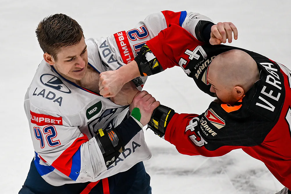 Лада_ХК Авангард.webp