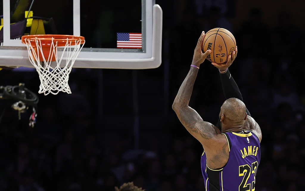 Лейкерс_Голден_Уорриорз,_Леброн_Джеймс,_Getty_Images.webp