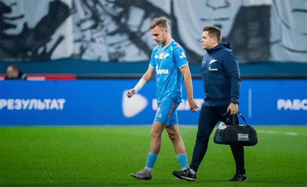 Был героем, стал – проблемой. На фоне слухов о конфликте Глушенков снова травмировался