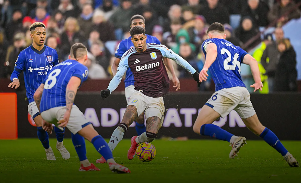 Ушёл и стал лучше. Рашфорд на зло «Юнайтед» блистает в «Астон Вилле»