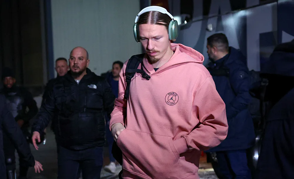 Матвей Сафонов, Фото ФК ПСЖ _.webp