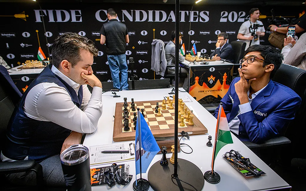 Непомнящий и индус ФИДЕ.webp