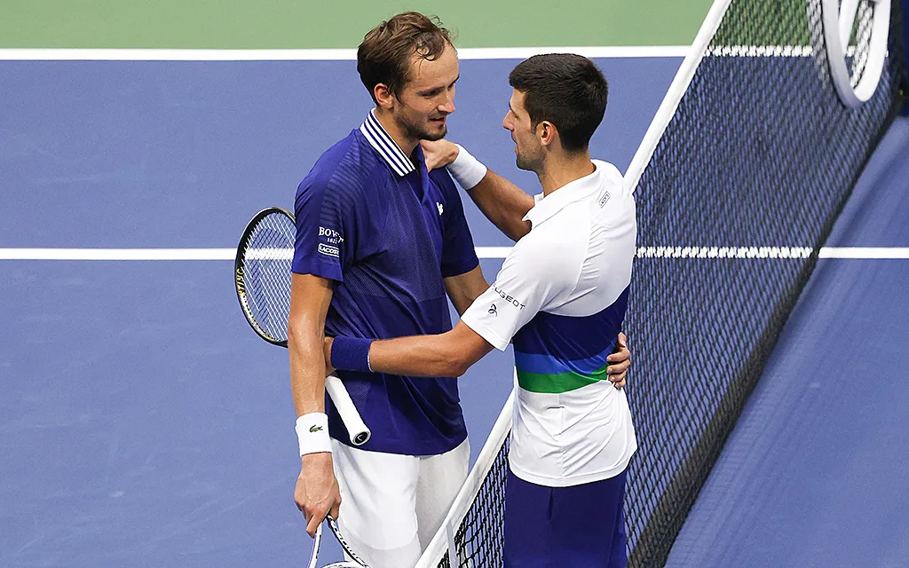 Джокович грубо ругался и послал теннис к чёрту. Но готов спасти карьеру Медведева