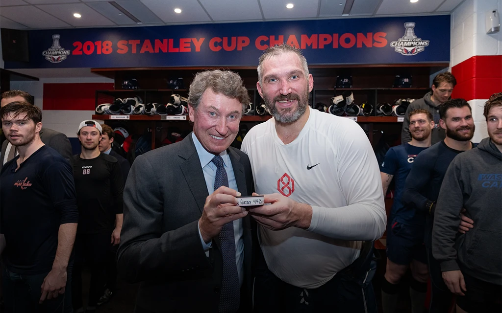 «Дедушка был бы рад, что рекорд побил именно россиянин». Чем Уэйн насолил старику?