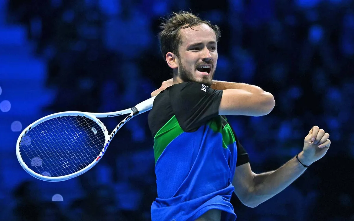 Помог Алькарасу, а не Звереву. Медведев потерпел первое поражение на Итоговом турнире ATP