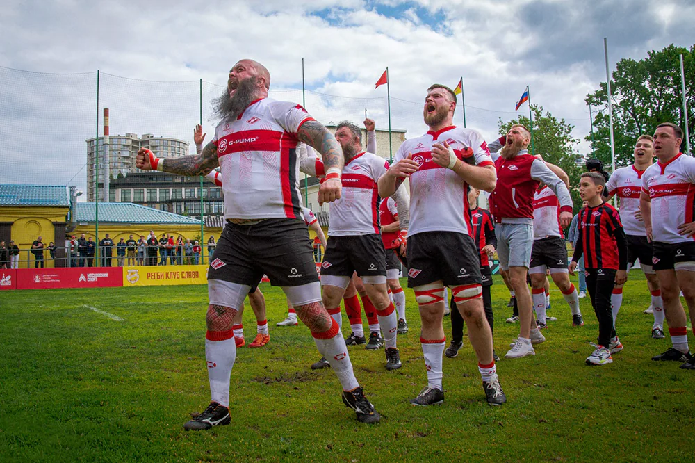 Спартаковец попался в ловушку мошенников. Известного регбиста обманули на 305 тысяч