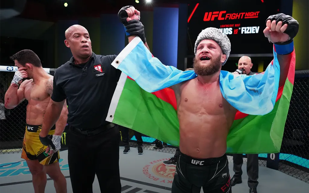 «Налетели необразованные фанатики». Боец UFC отказался от флага из-за религиозной травли