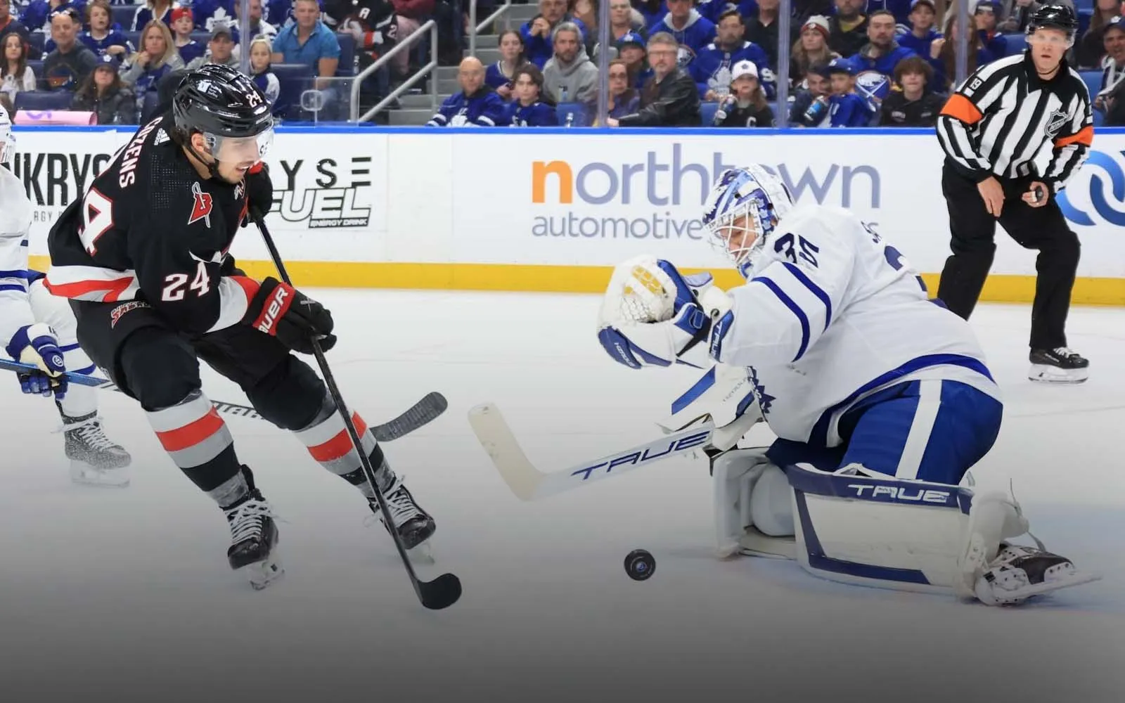 Самсонов с Баффало НХЛ.webp