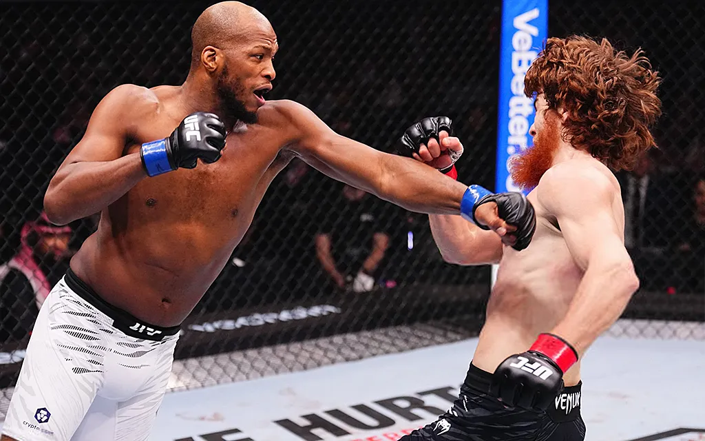 Шарабутдин_Магомедов,_Майкл_Пейдж,_UFC_2.webp
