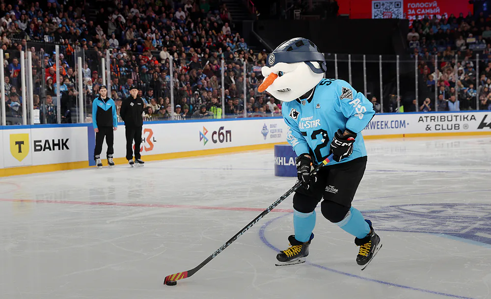 Буллиты с чаем, драка судей и миллионные призы. Каким был Матч Звёзд КХЛ – 2025