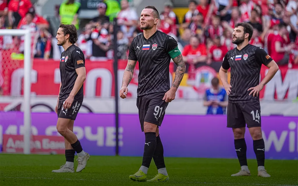 У вас «стык» отклеился. Разбираемся в деталях борьбы за вакантные места в РПЛ