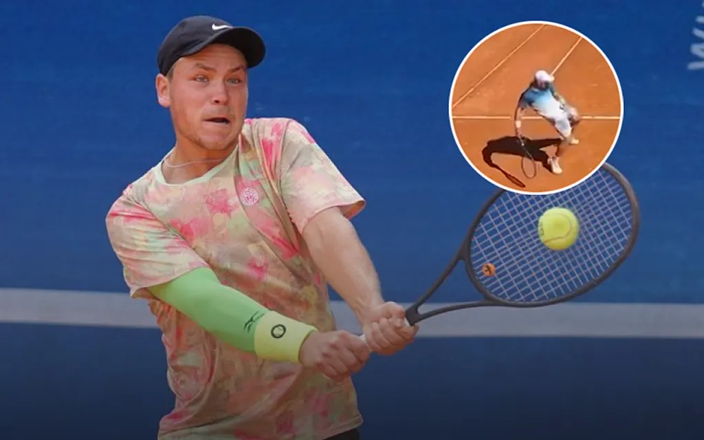 Схватил себя за причинное место и попал под бан. Карьеру россиянина спасёт сбор денег