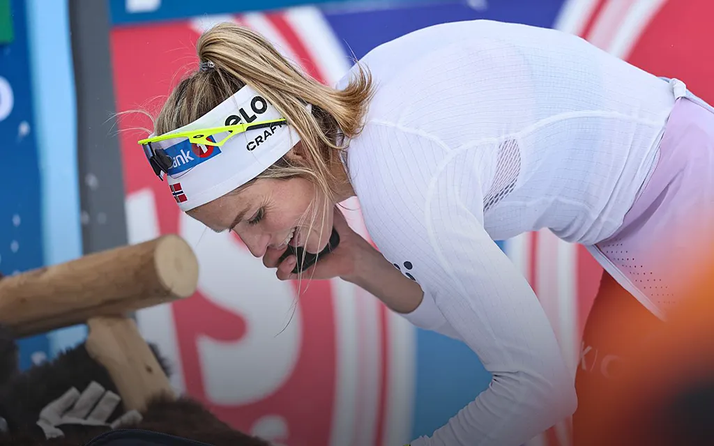 Зачем Йохауг бежит к телефону после финиша? Великая норвежка раскрыла особый ритуал