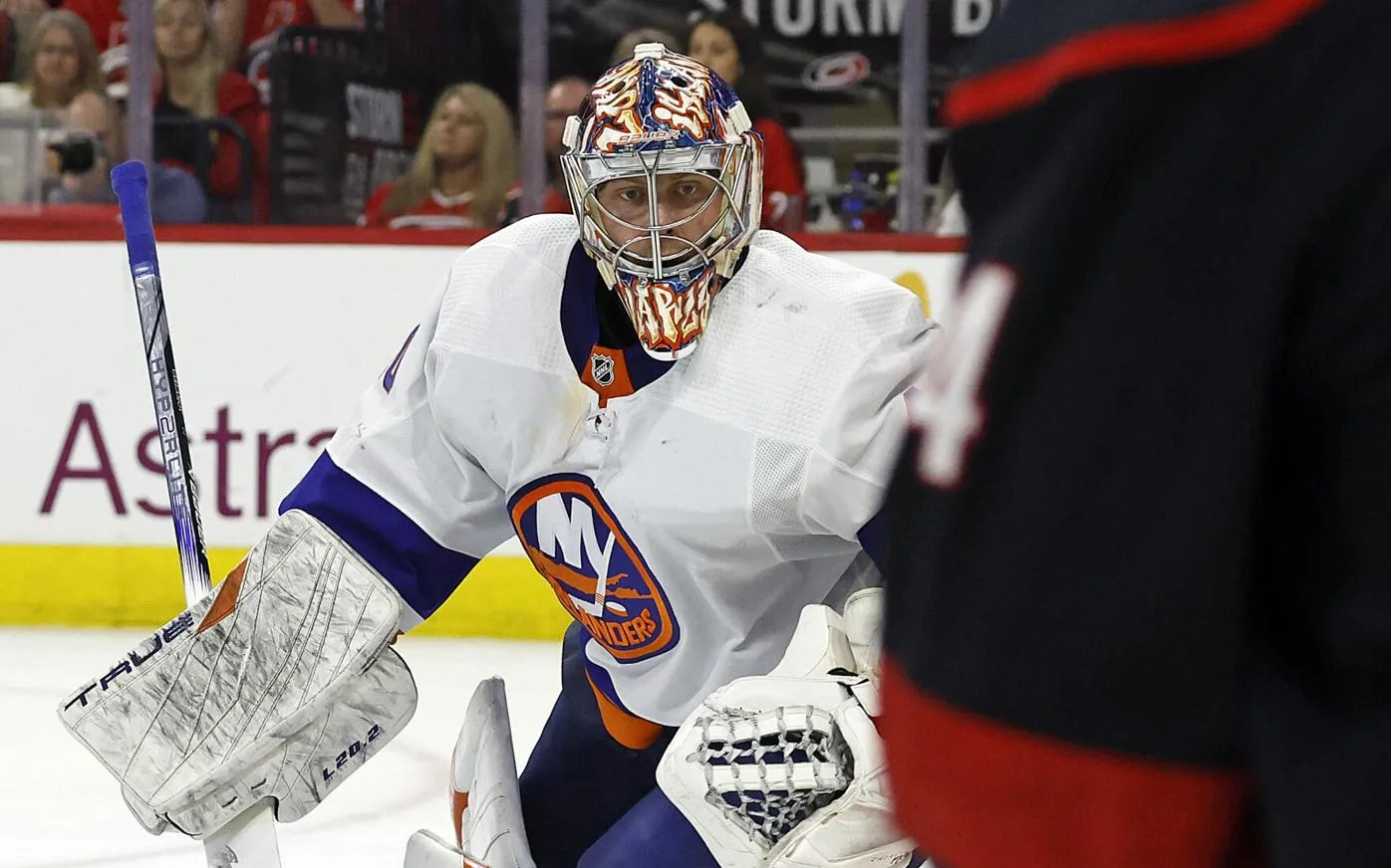 Варламов НХЛ.webp