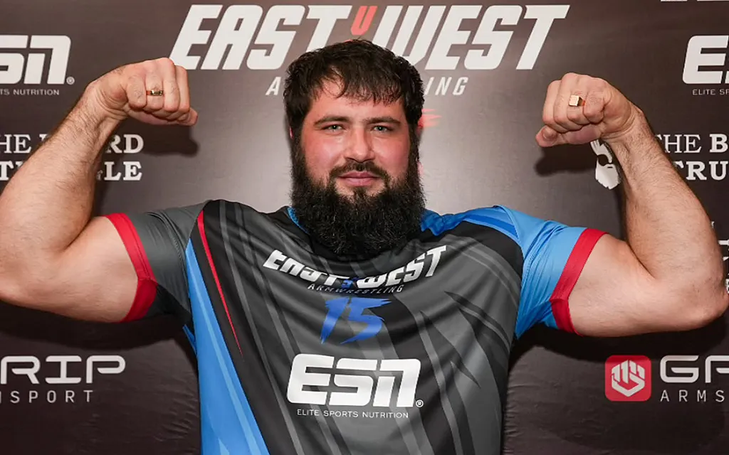 Виталий Лалетин, East vs West Armwrestling2.webp