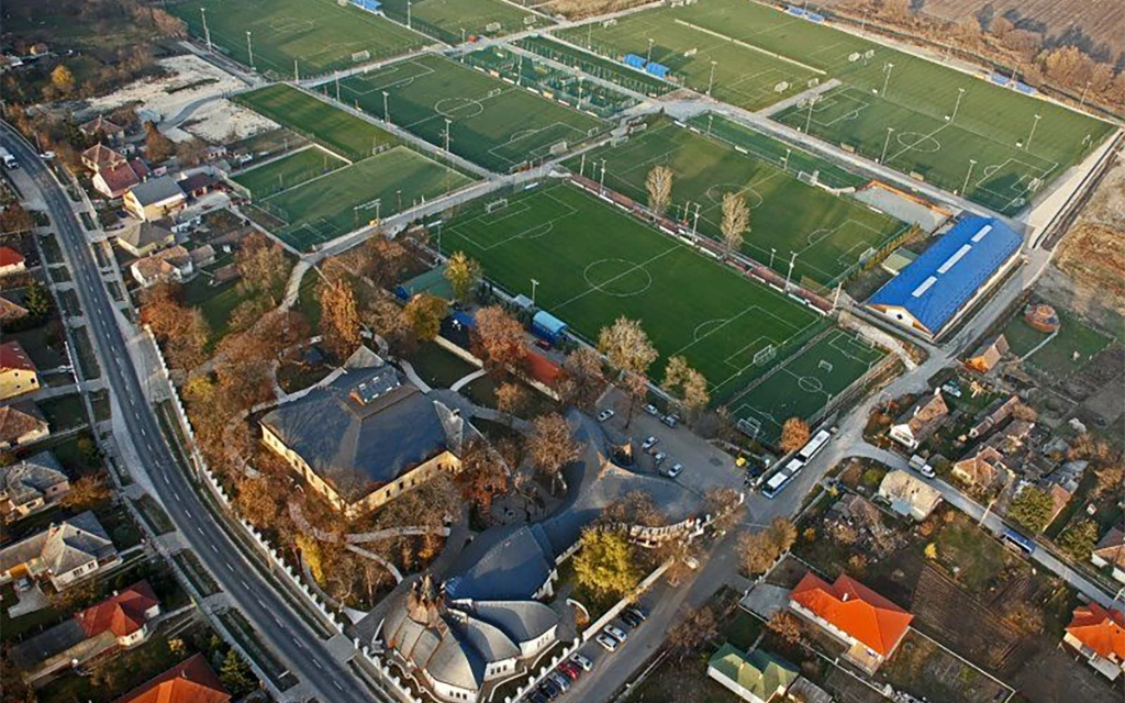 фото ФК Академия Пушкаша 1.webp