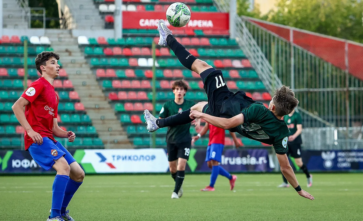 loko-cska-foto-akadeniya-fk-lokomotiv-00001.webp