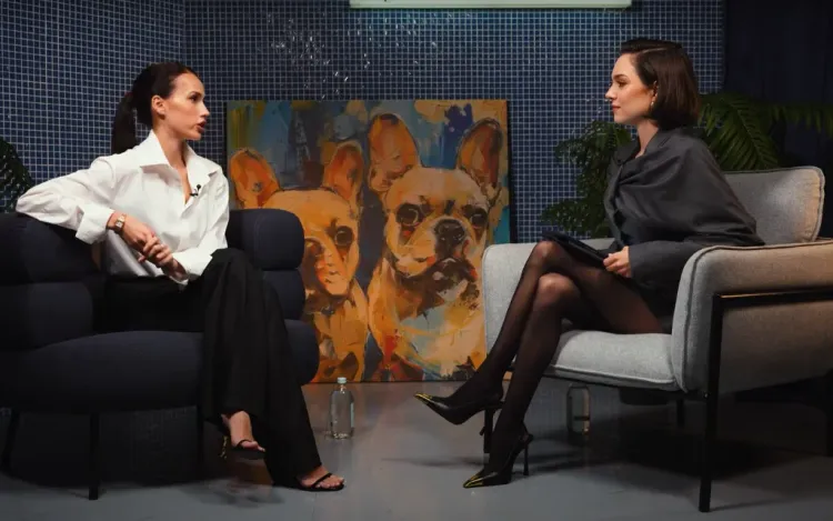 Дружба начинается с улыбки. Загитова и Медведева рассказали о своих новых отношениях