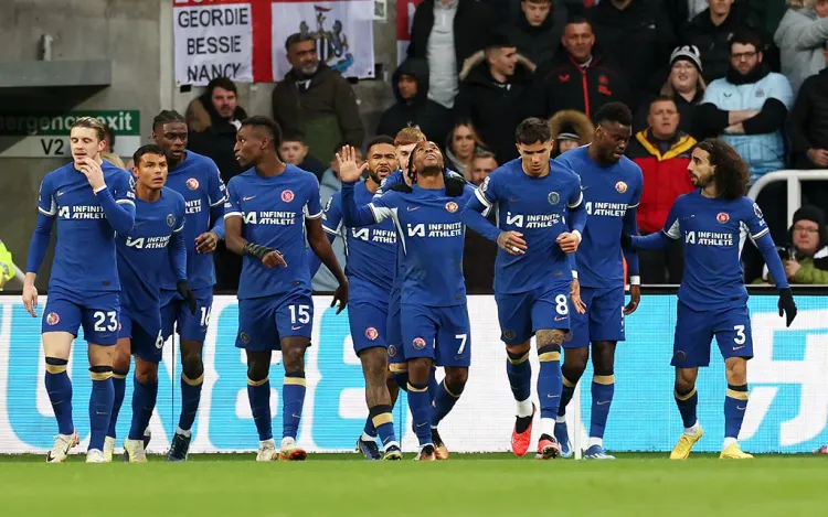 «Джентльмены не бегают». Оборона «Челси» - это хаос и паника