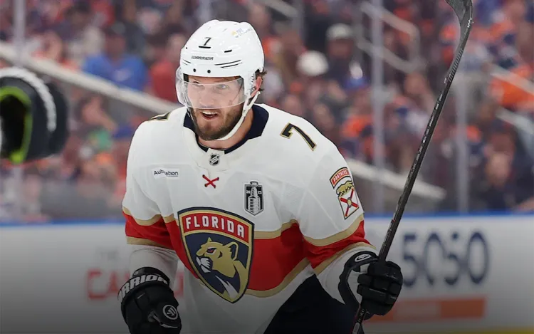 Куликов ворвался с голом. «Пантерз» выгрызли победу и сравняли счёт в серии с «Ойлерз»