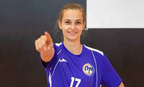 «Неудачи от желания всё сделать идеально». Саша Смирнова перезапустила карьеру в «Луче»