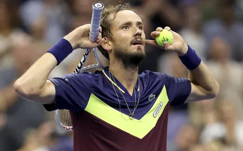 Медведев сокрушил топ-20. Даже Джокович оказался хуже в этом сезоне