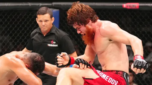 Шара по-киношному эффектно ворвался в UFC. Бразилец наловил полсотни локтей