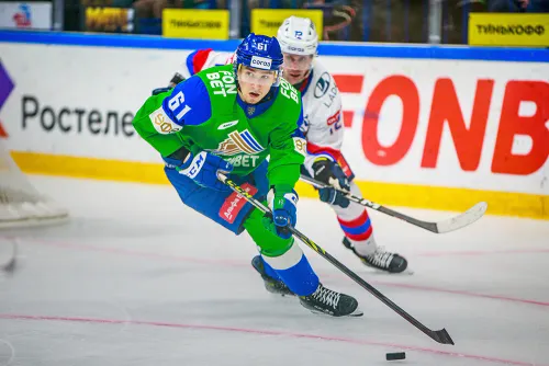 Исполнил редкий гол в стиле погибшего друга. Красивый жест хоккеиста довёл трибуны до слёз