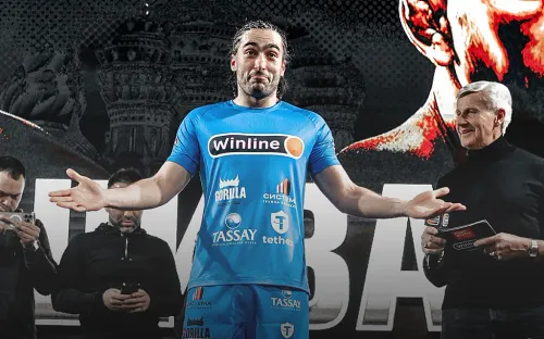 Медийный футбол в октагоне ММА. Райзен в жестокой схватке победил Сибскану 