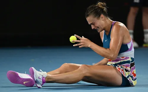 Невероятный камбэк Соболенко в финале АО. Упала на корт и расплакалась